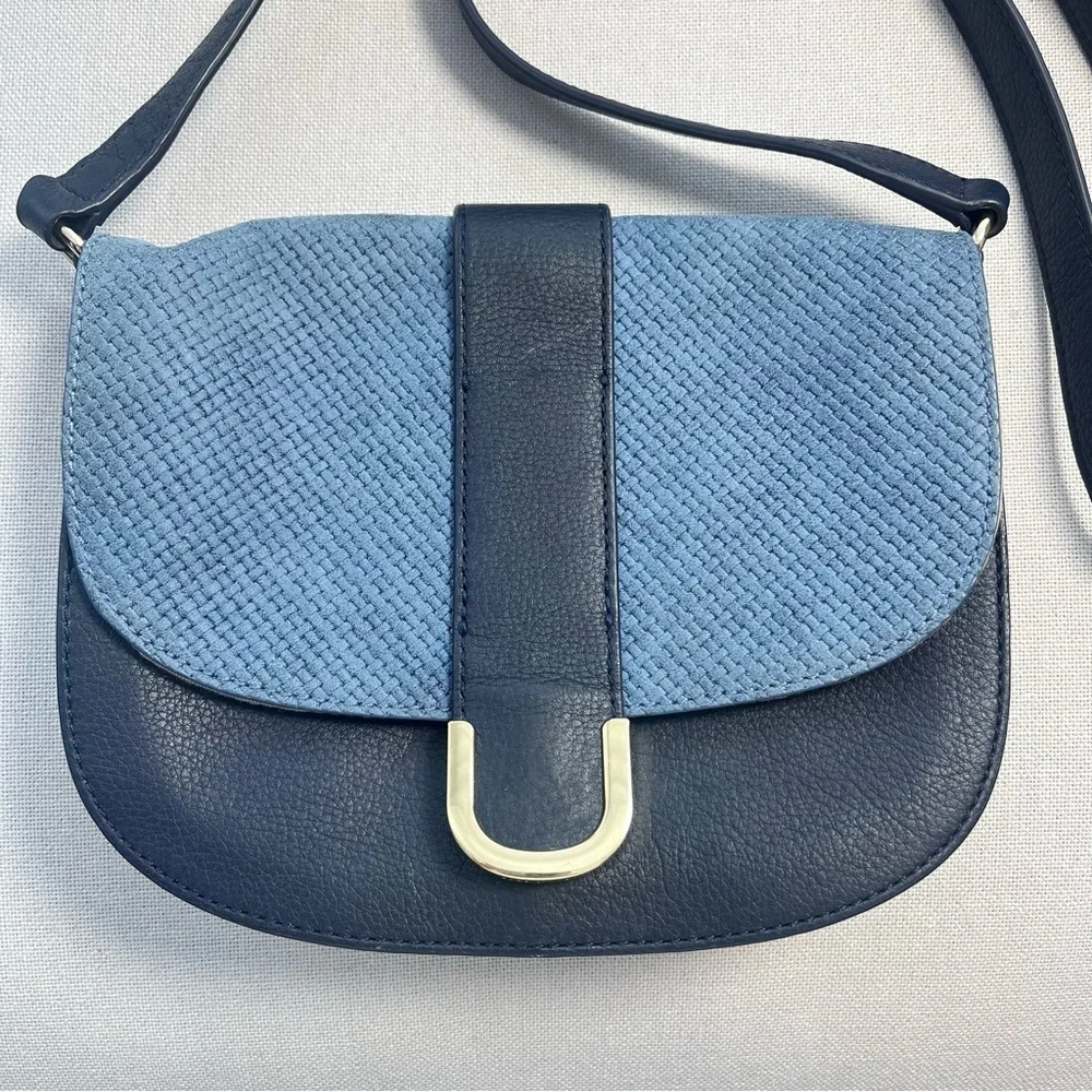 Talbots Pebbled Leather Crossbody Purse Saddle Bag Blue Magnetic Closure Pocket